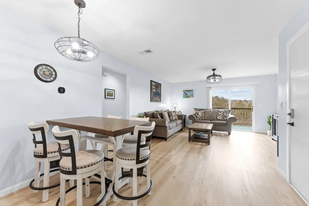 2958 Vineyards Parkway — photo 3