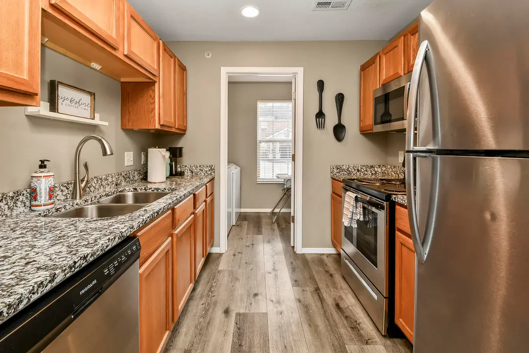 2952 Vineyards Parkway — photo 12