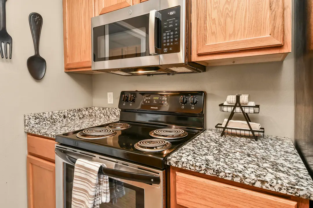 2952 Vineyards Parkway — photo 13