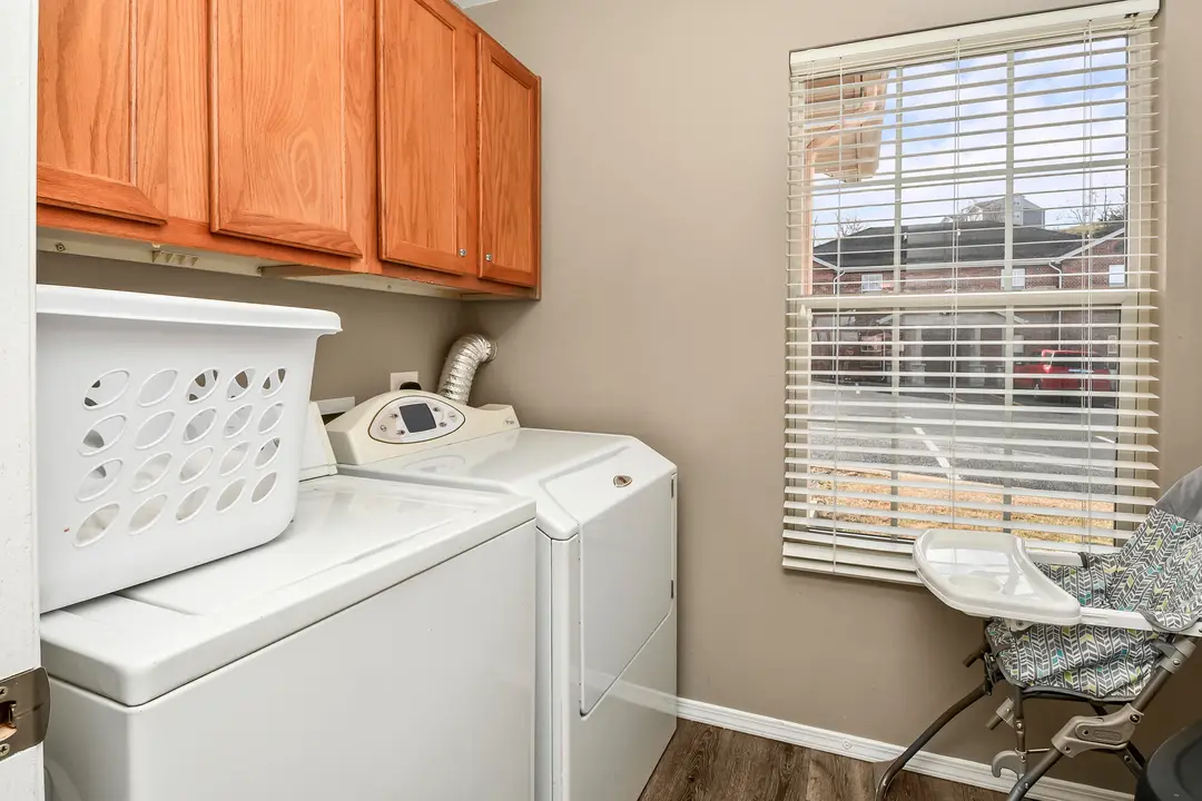 2952 Vineyards Parkway — photo 18