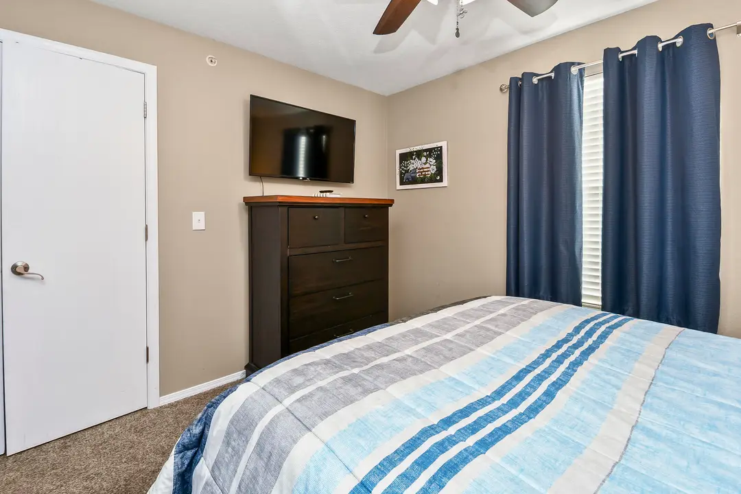 2952 Vineyards Parkway — photo 20