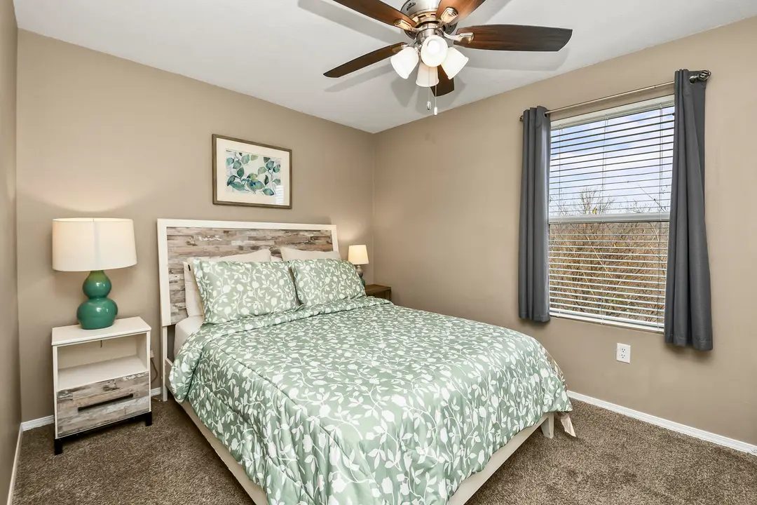 2952 Vineyards Parkway — photo 24