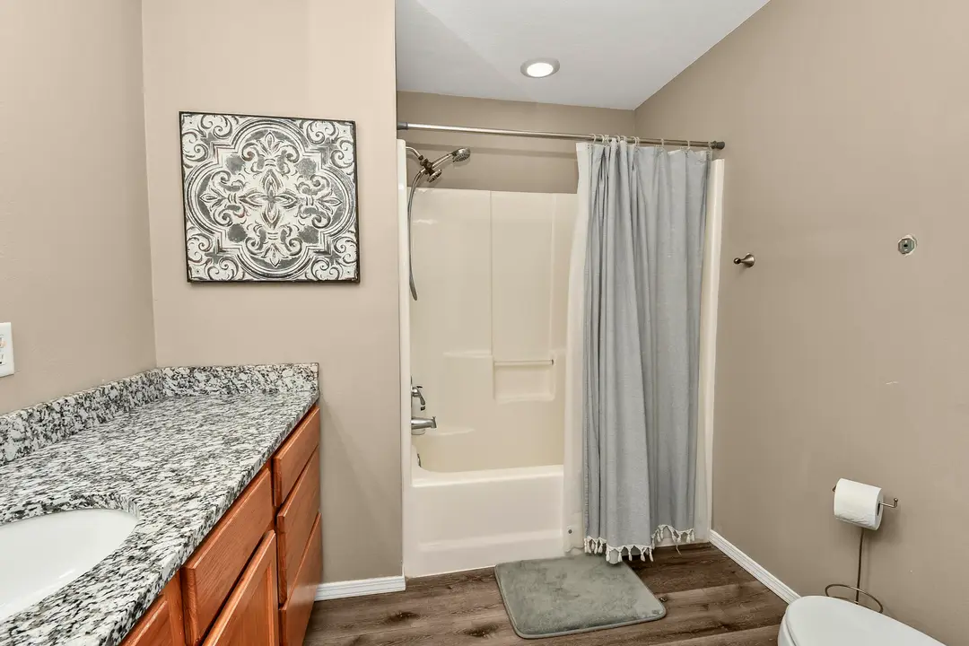 2952 Vineyards Parkway — photo 28