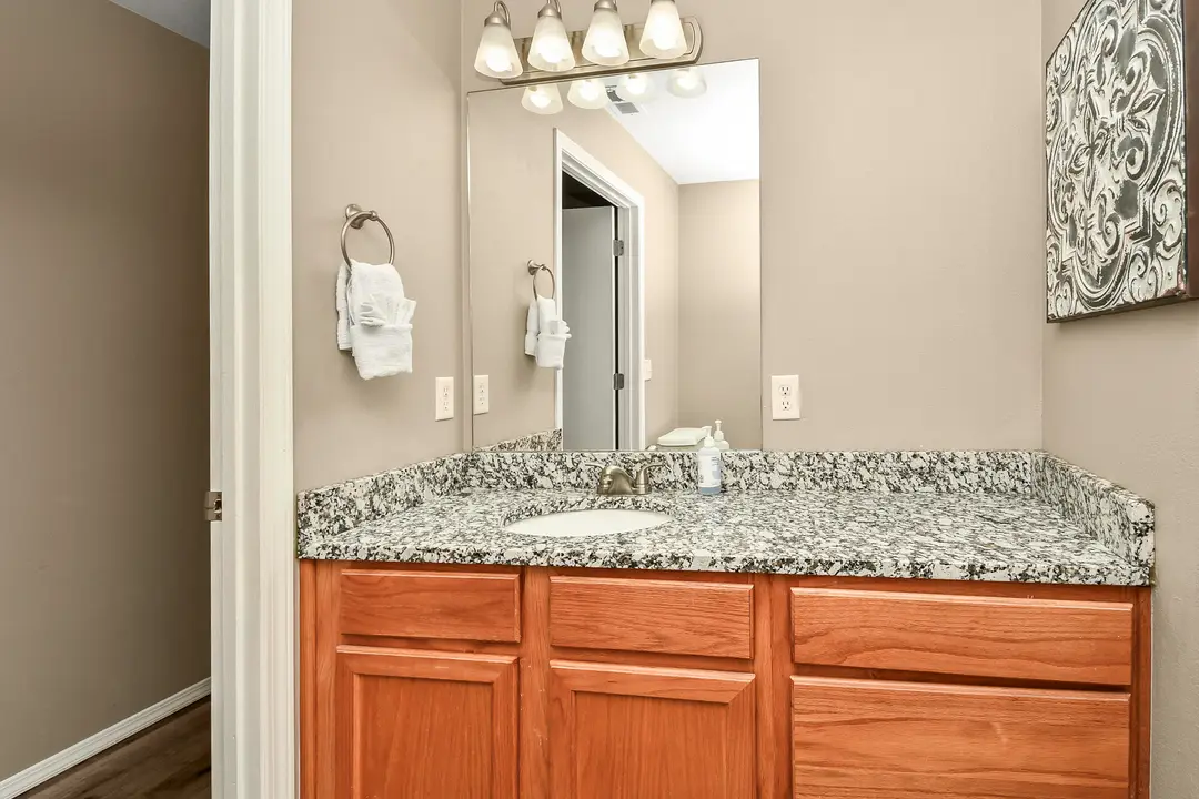 2952 Vineyards Parkway — photo 29