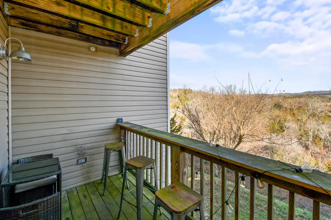 2952 Vineyards Parkway — photo 30