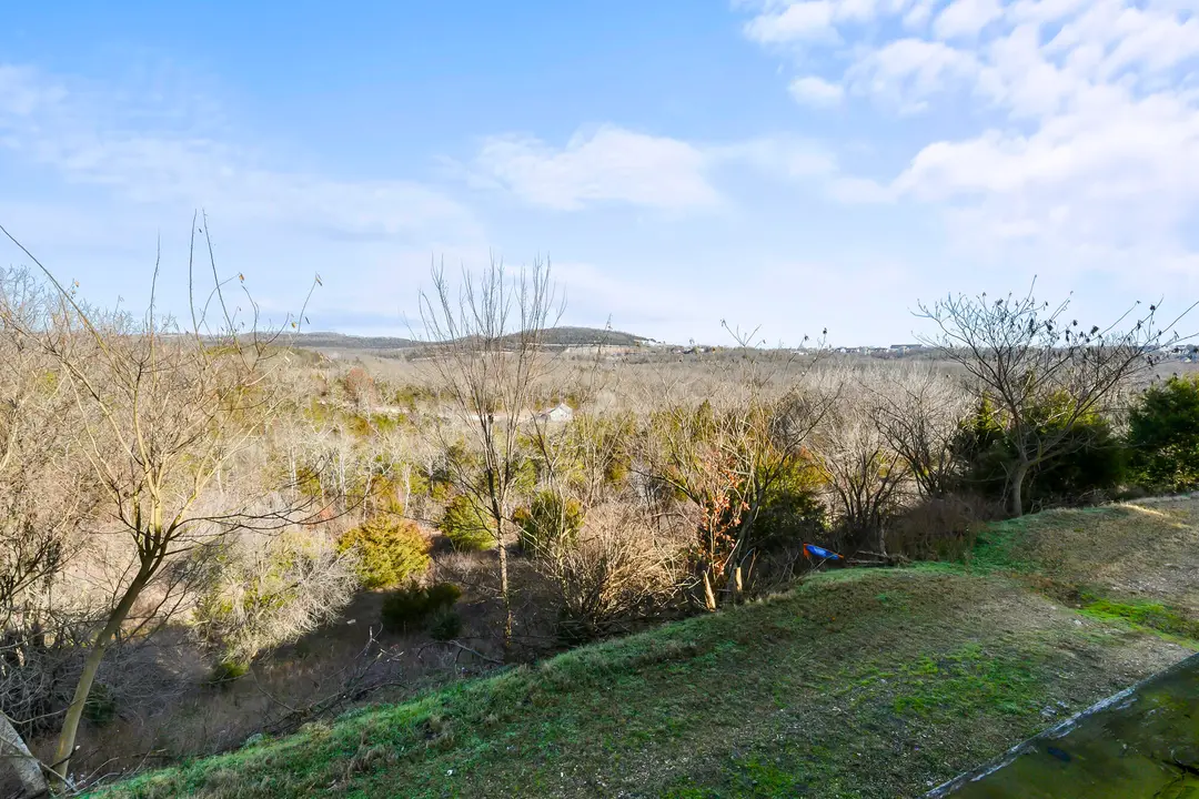 2952 Vineyards Parkway — photo 32