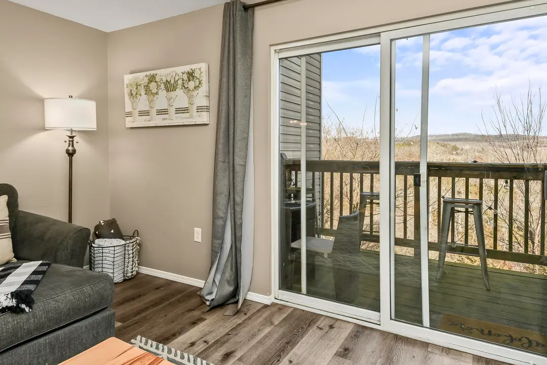 2952 Vineyards Parkway — photo 7