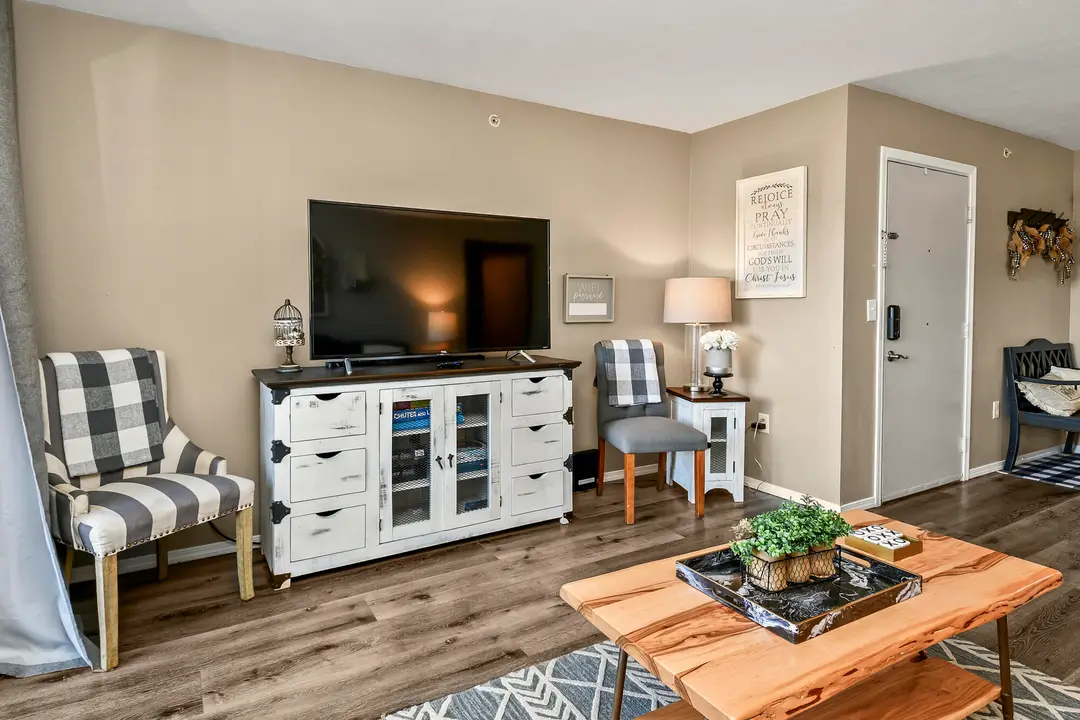 2952 Vineyards Parkway — photo 8
