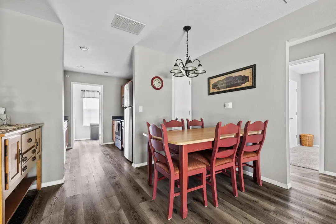 2904 Vineyards Parkway — photo 2
