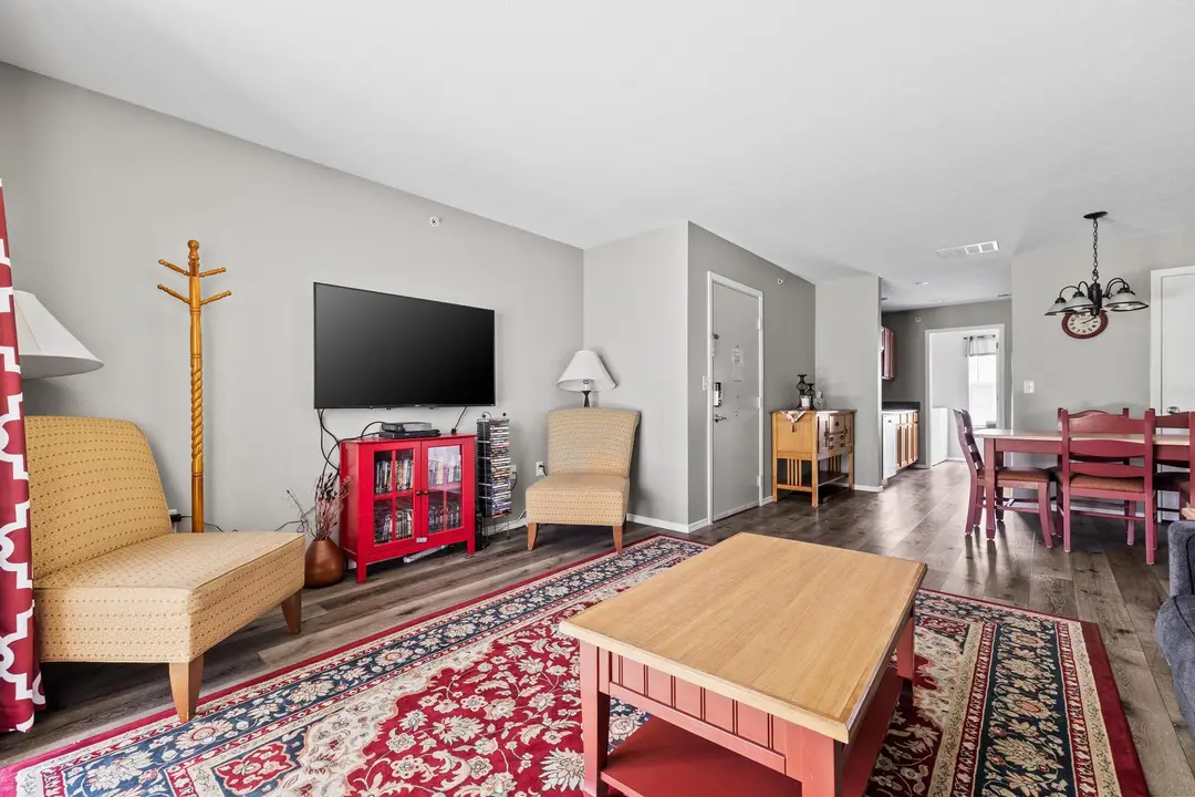 2904 Vineyards Parkway — photo 4