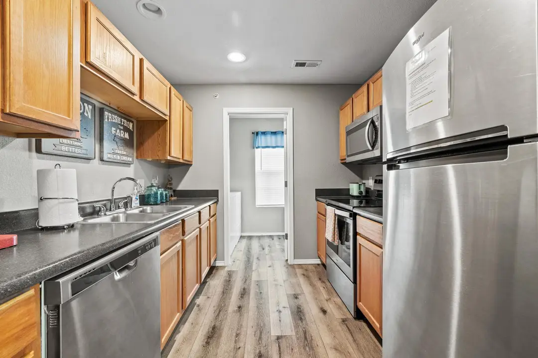 2904 Vineyards Parkway — photo 7
