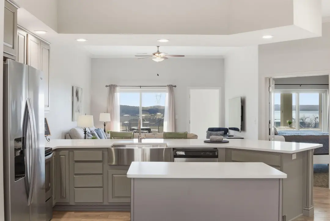 200 Majestic Drive — photo 2