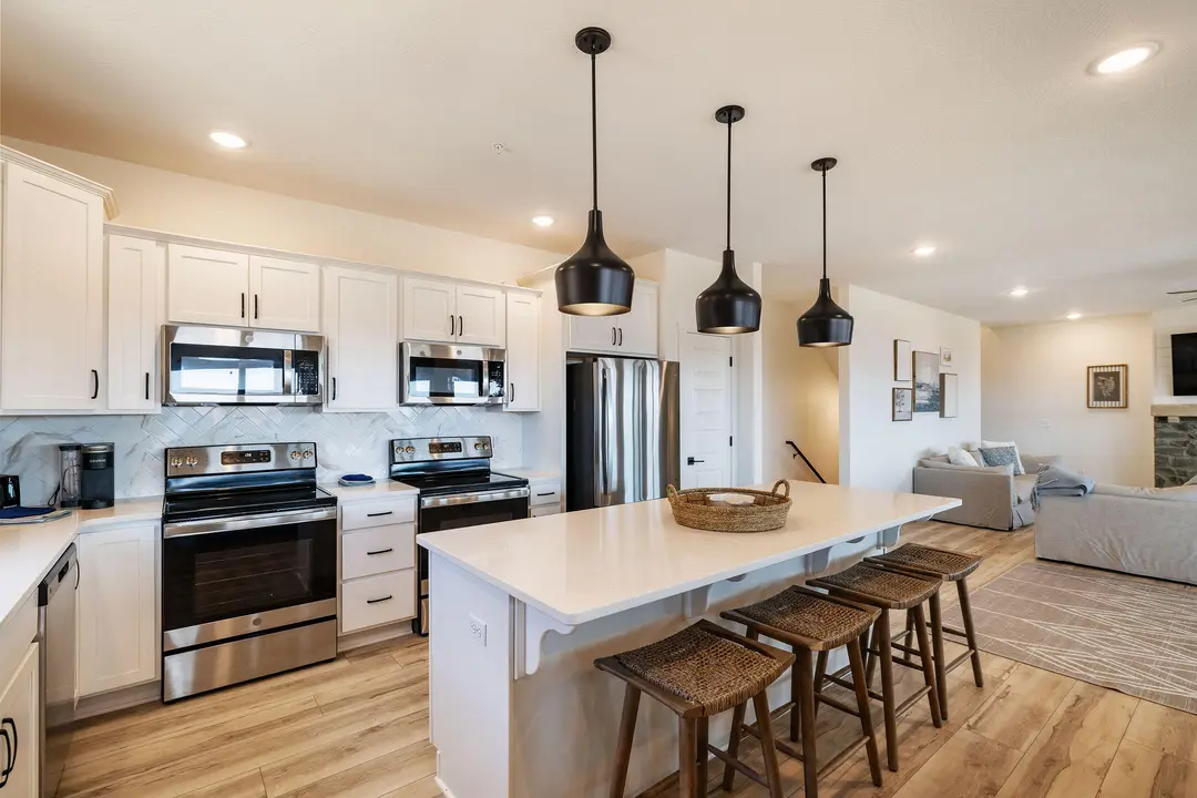 135 Frontier Way — photo 5