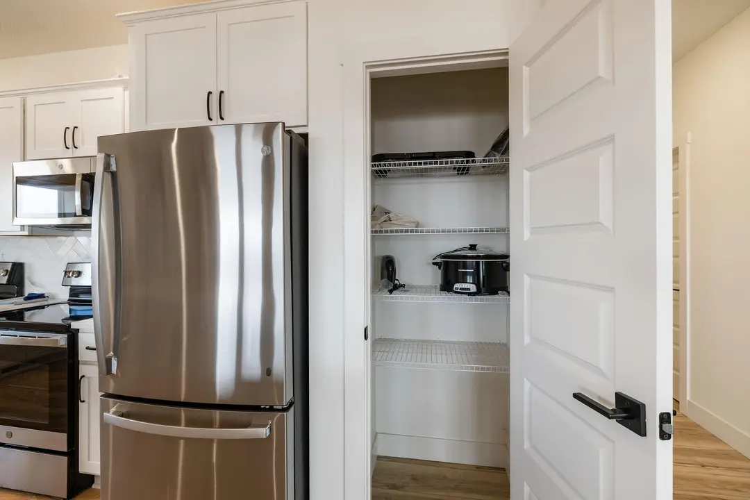 135 Frontier Way — photo 8