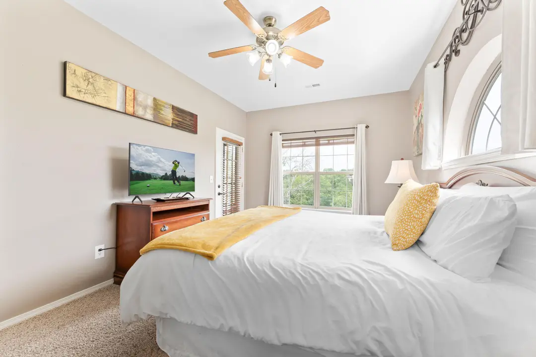 1069 Golf Drive — photo 9