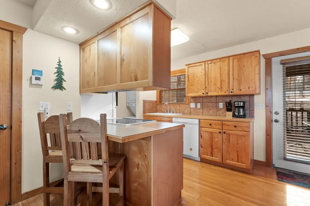 110 Bells Avenue — photo 8