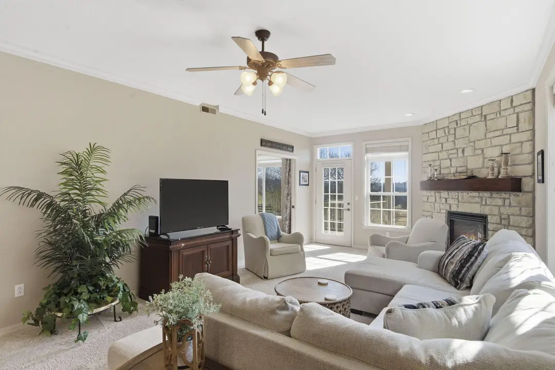 201 Golfview Drive — photo 3