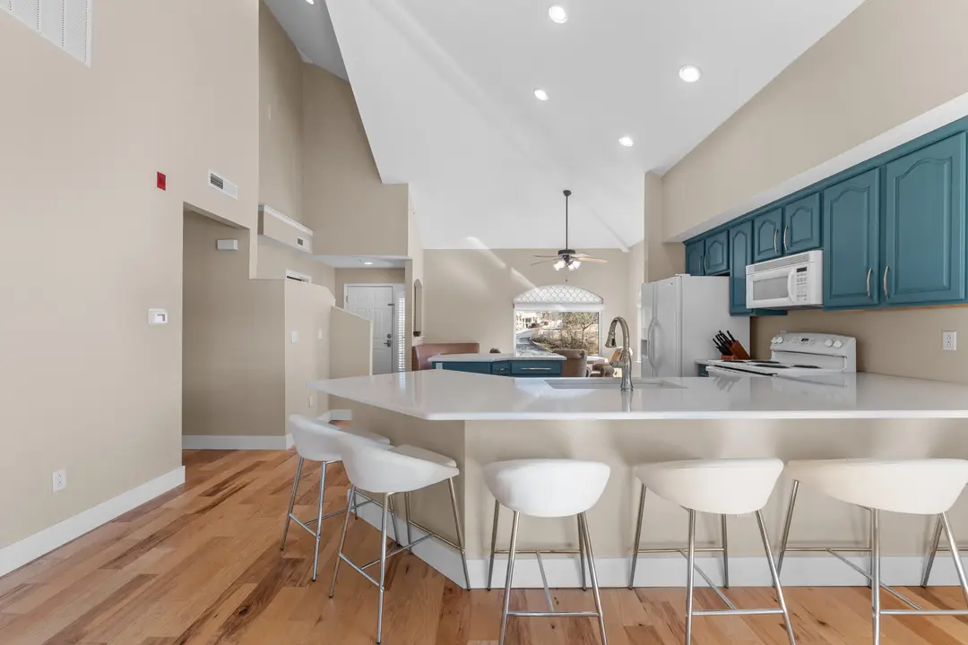 680 Emerald Pointe Drive — photo 7