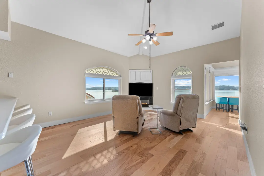 680 Emerald Pointe Drive — photo 8
