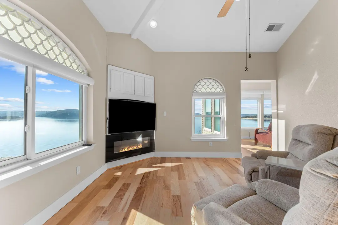 680 Emerald Pointe Drive — photo 9