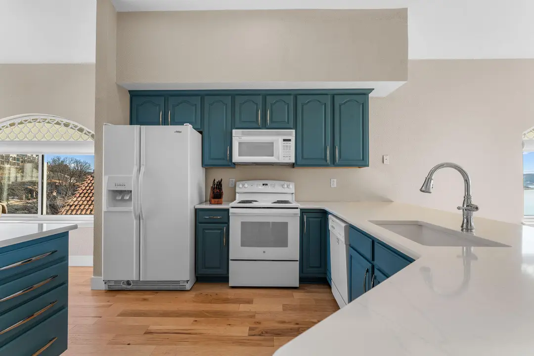 680 Emerald Pointe Drive — photo 5