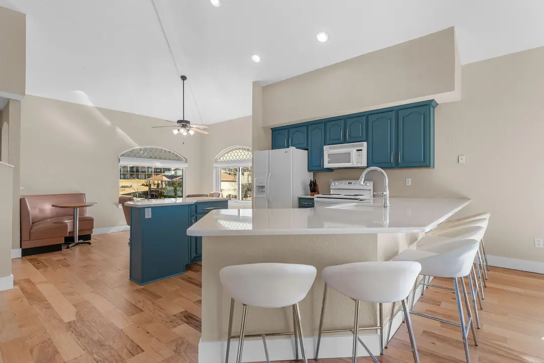 680 Emerald Pointe Drive — photo 6