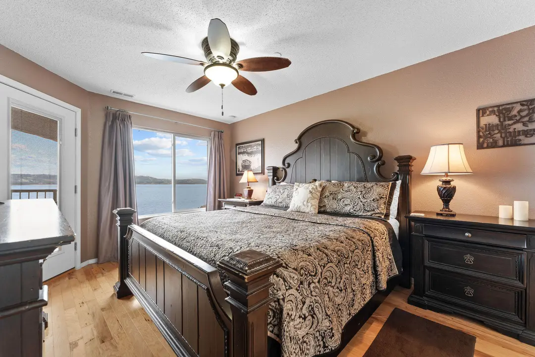 700 Emerald Pointe Drive — photo 8