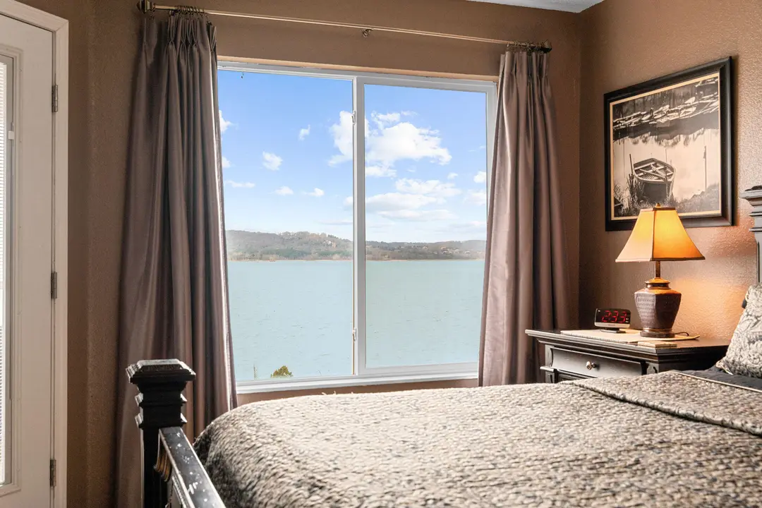 700 Emerald Pointe Drive — photo 9