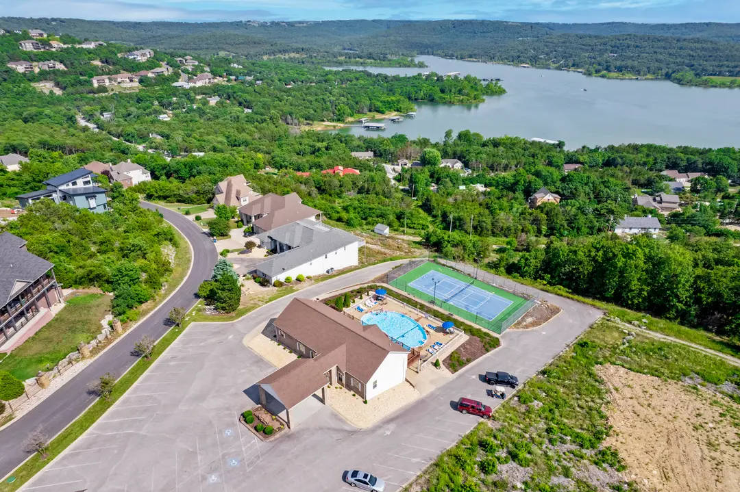 700 Emerald Pointe Drive — photo 11