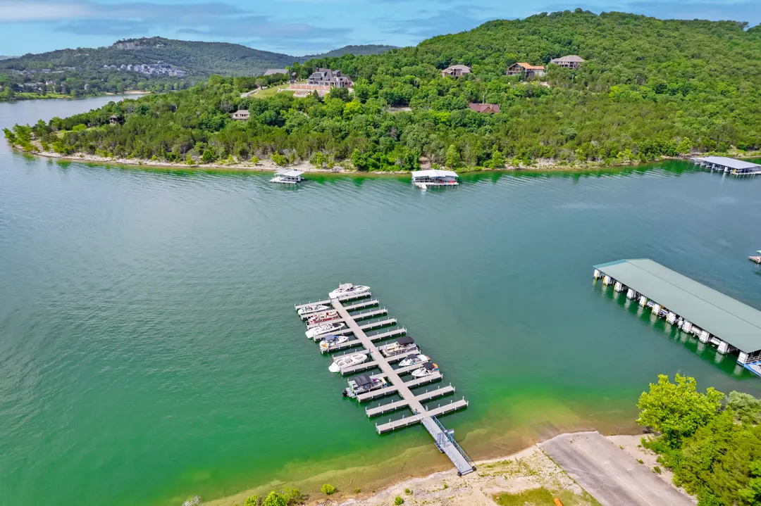 700 Emerald Pointe Drive — photo 17