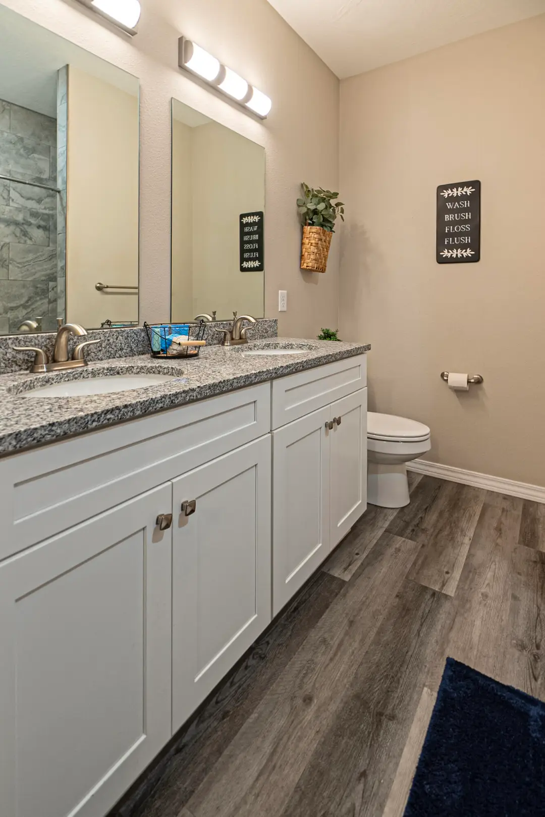 3111 S Vineyards Terrace — photo 3