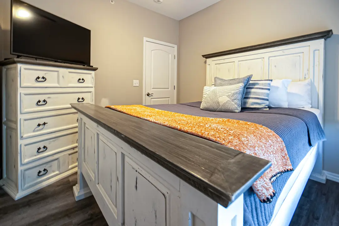 3111 S Vineyards Terrace — photo 6