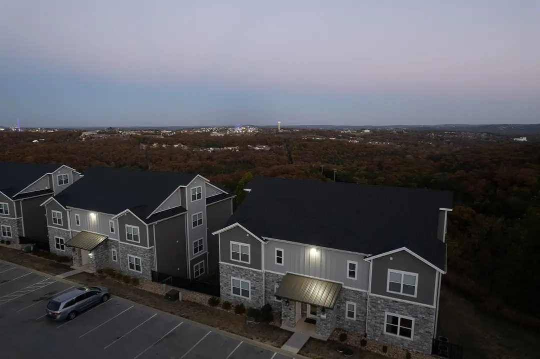 3111 S Vineyards Terrace — photo 13