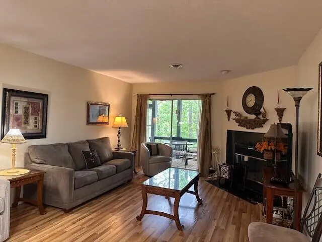 150 The Bluffs — photo 8