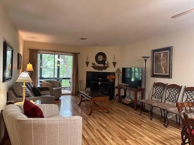 150 The Bluffs — photo 9