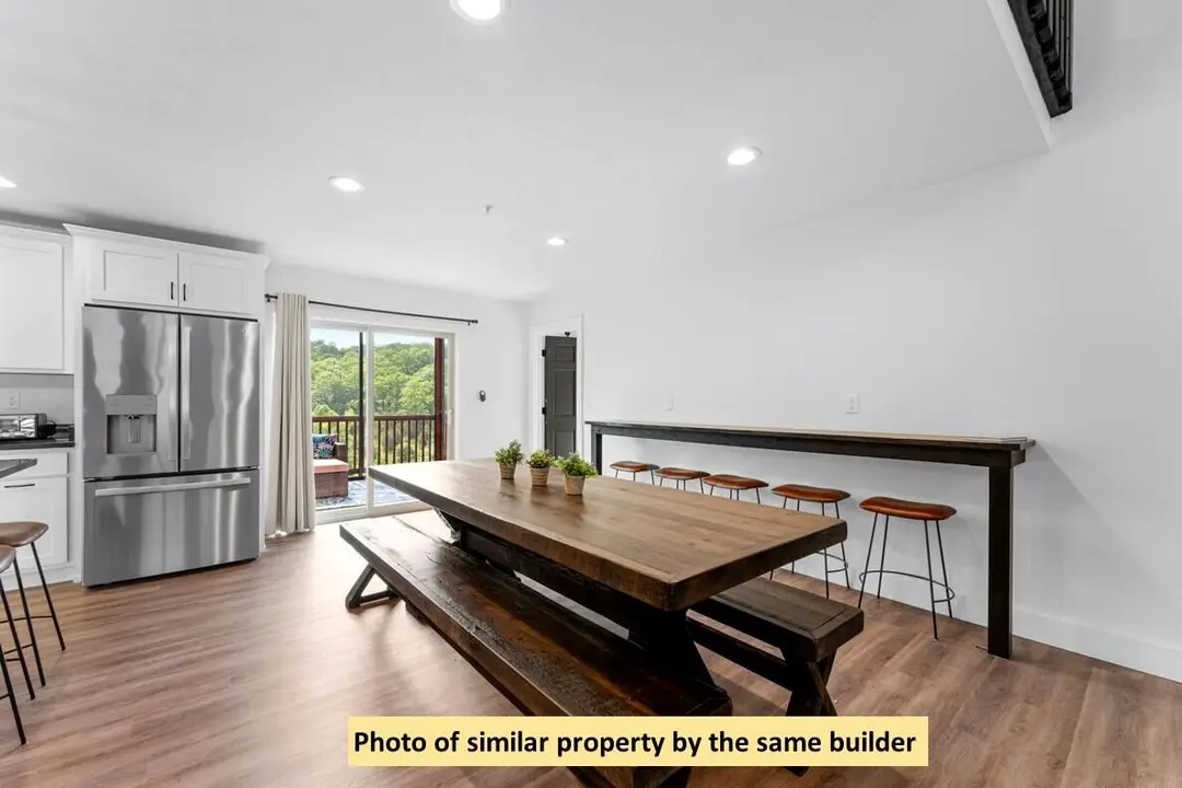128 Poolside Way — photo 9