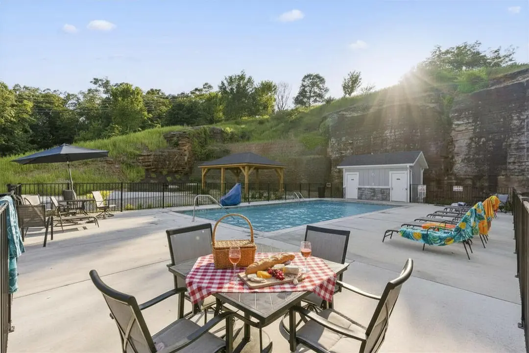 3107 S Vineyards Terrace — photo 24