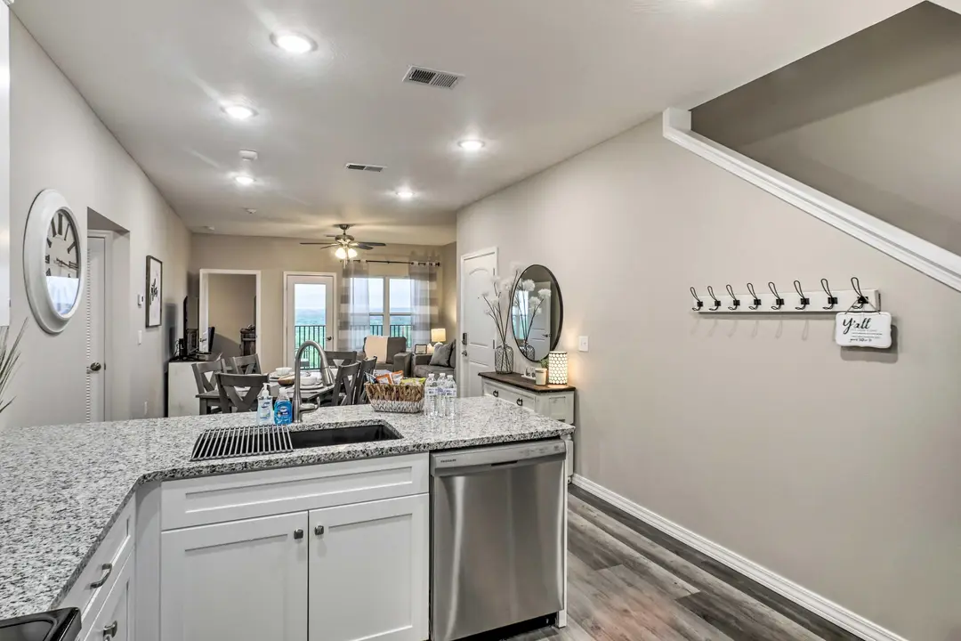 3107 S Vineyards Terrace — photo 3