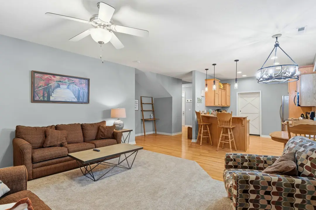 101 Residence Lane — photo 8