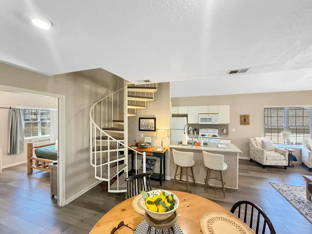 815 Holiday Ridge 1-9 — photo 3