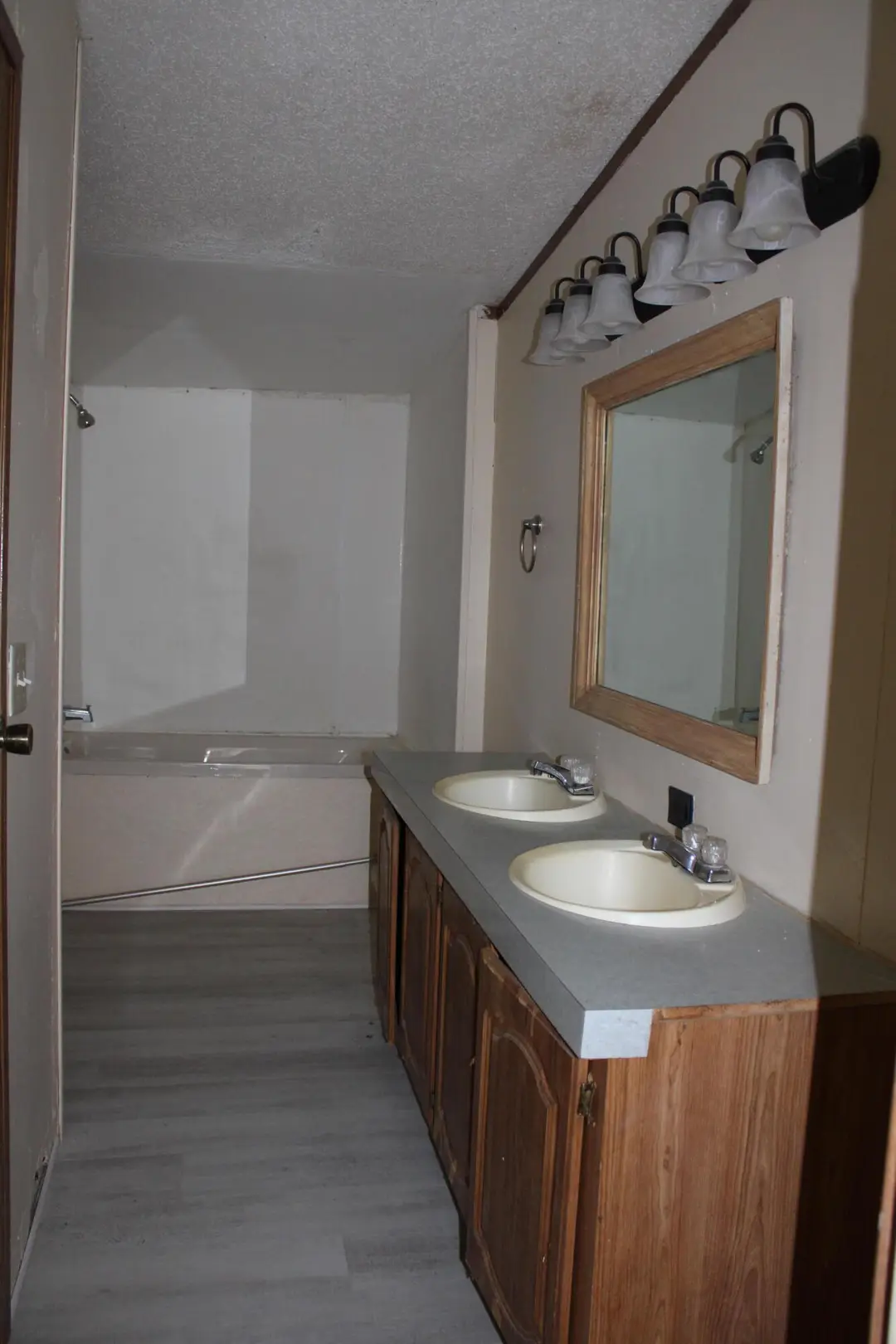 266 W Highland Street — photo 9