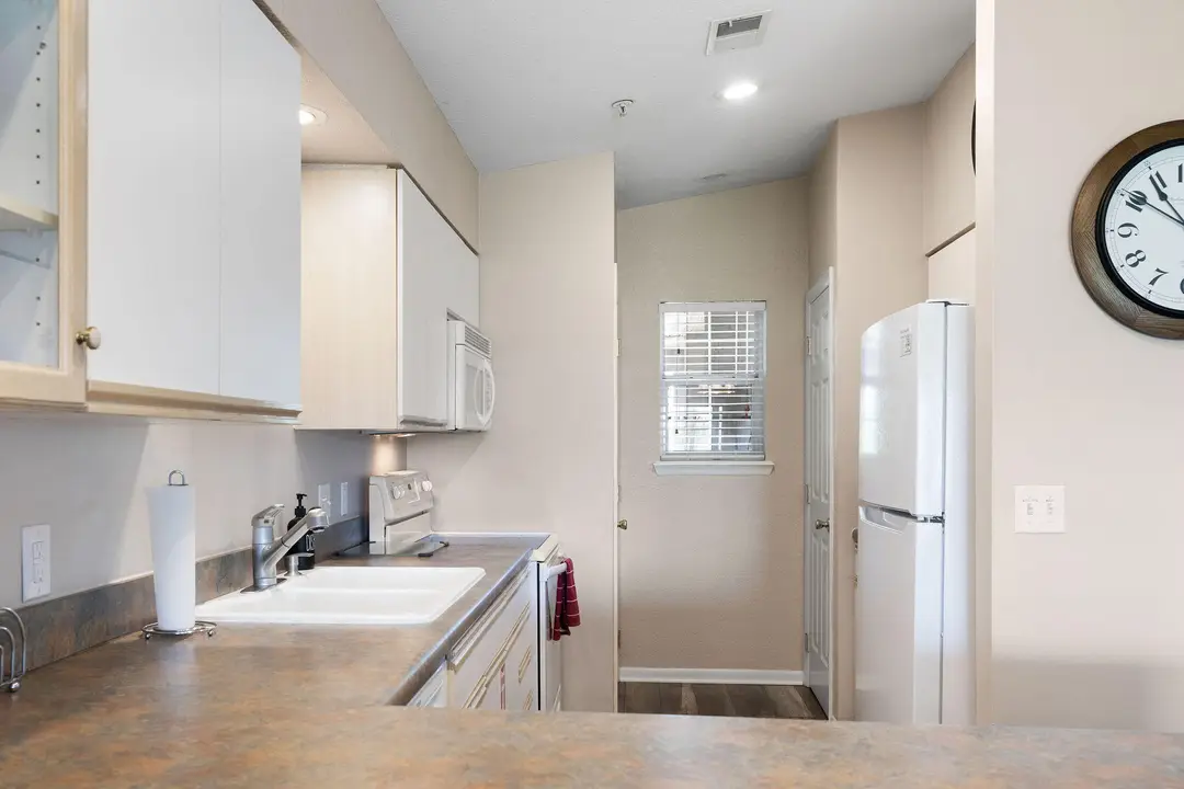 160 W Rockford Drive — photo 10