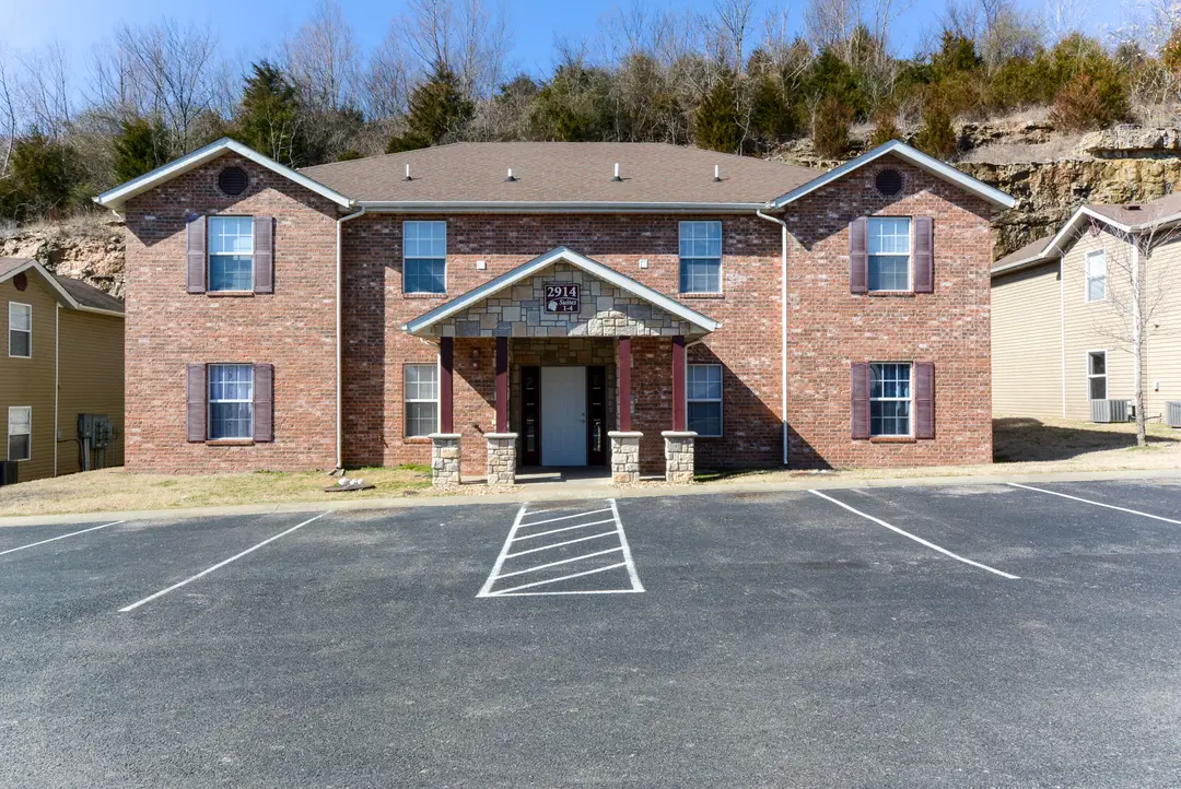 2914 Vineyards Parkway