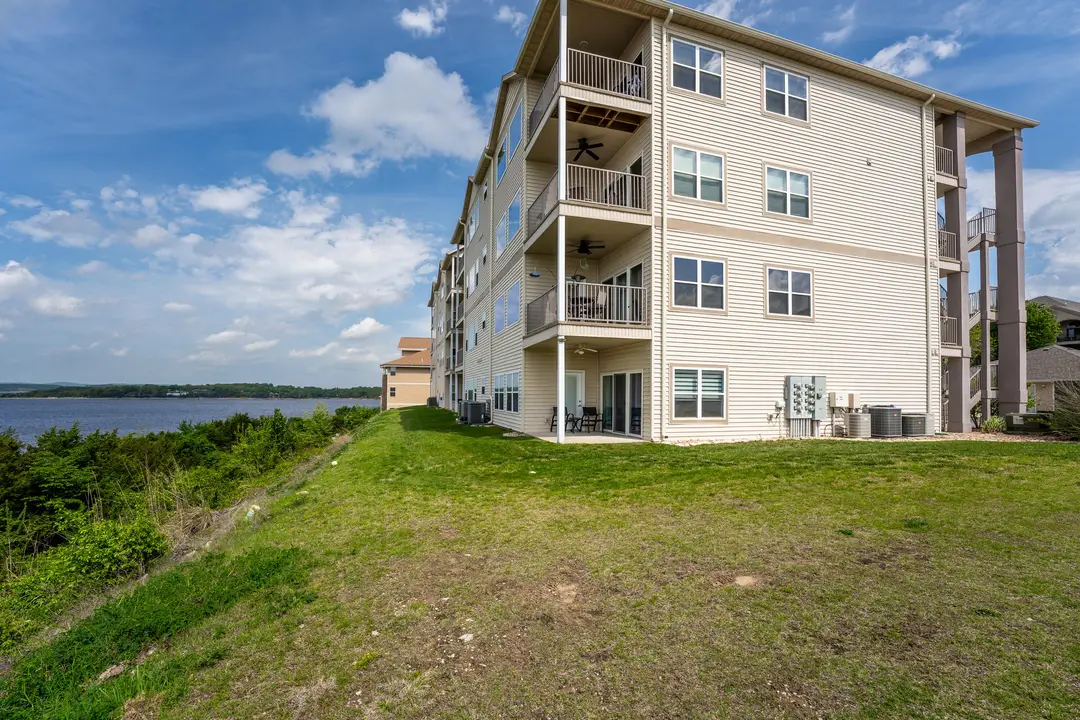 730 Emerald Pointe Drive — photo 33