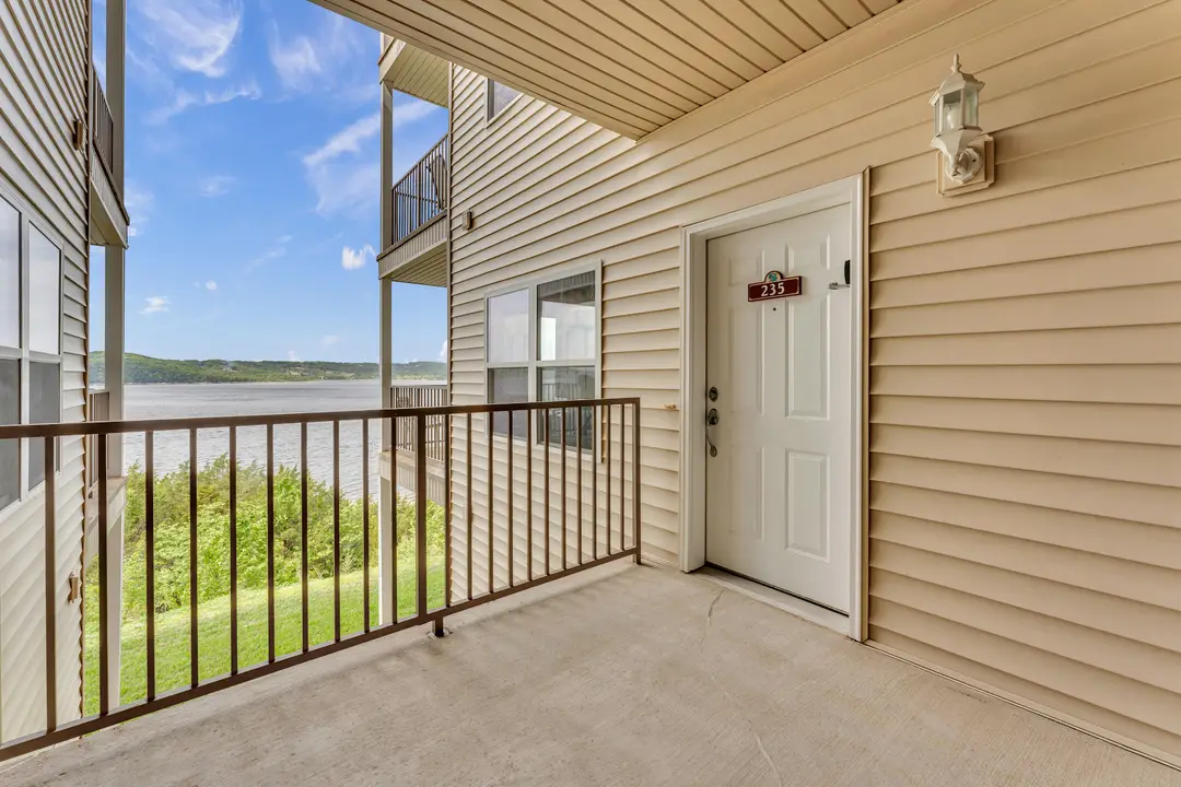 730 Emerald Pointe Drive — photo 6