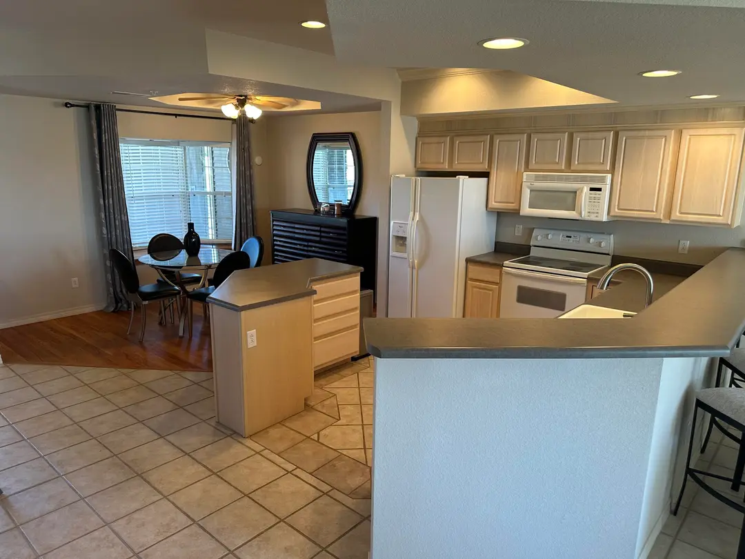 680 Emerald Pointe Drive — photo 4