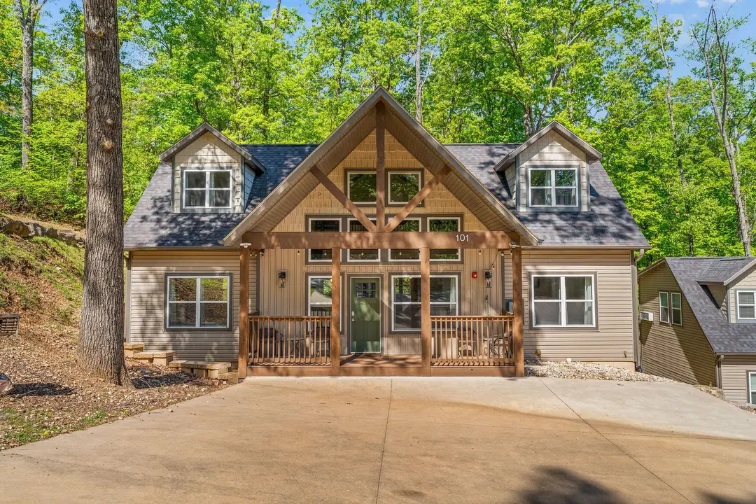 101 Willow Oak Lane