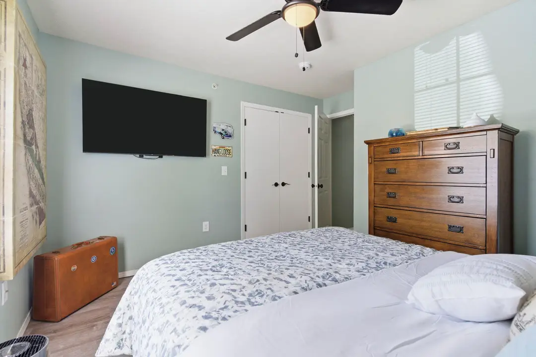 2950 Vineyards Parkway — photo 13