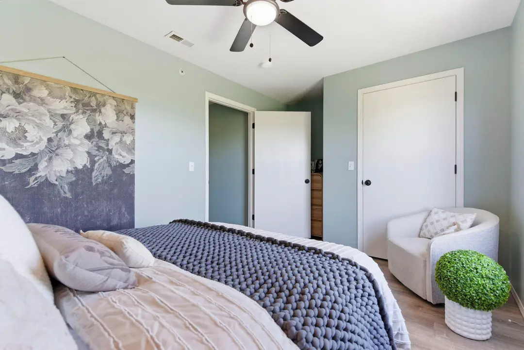2950 Vineyards Parkway — photo 15