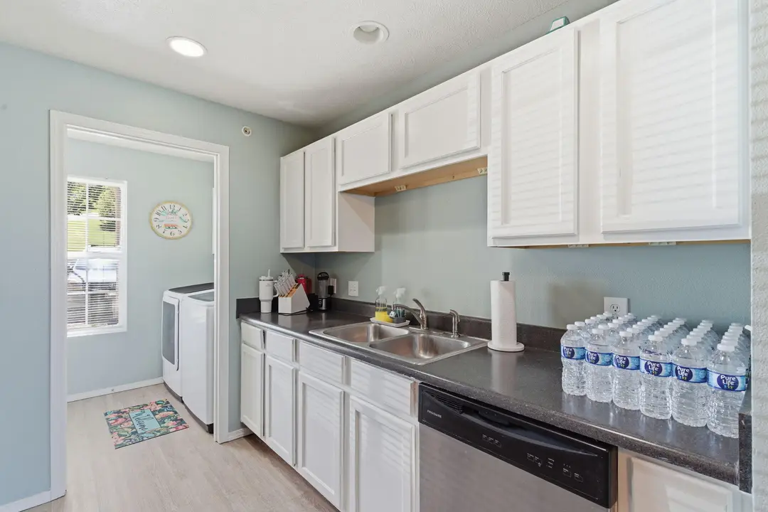 2950 Vineyards Parkway — photo 24